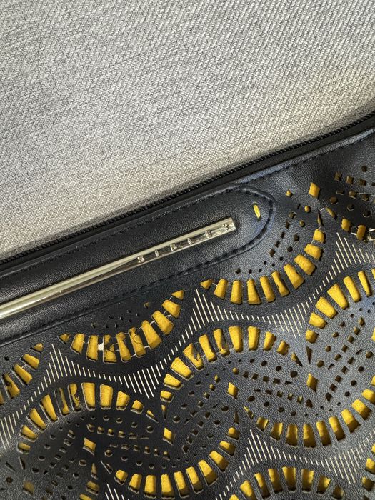 Черная сумка клатч Sisley