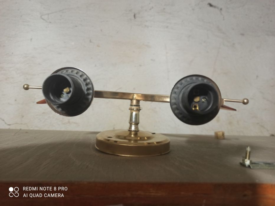 Люстры и светильник настенный СССР