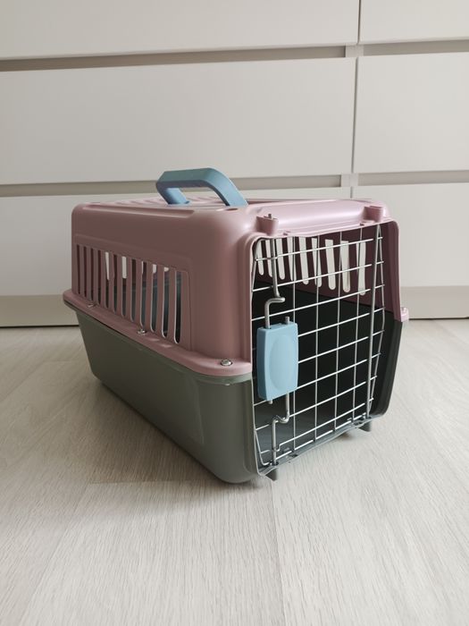 Переноски, боксы , лежанки