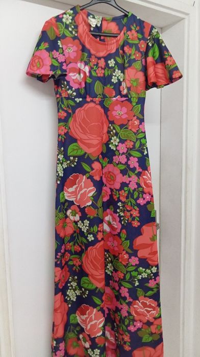 Дамски рокли, р-р 36 и 38