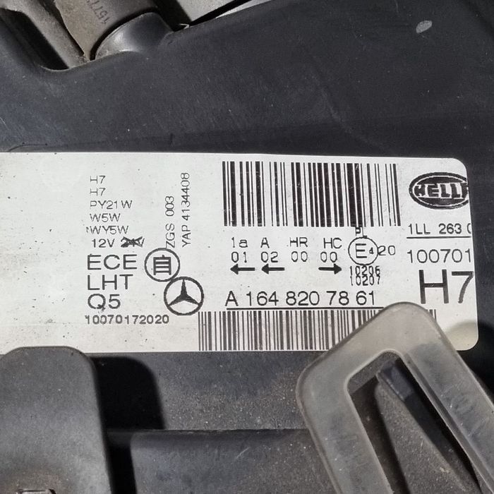 Far Dreapta Mercedes ML W164 Facelift 2008 - 2011 SUV 4 Usi (1072) Fara xenon ...