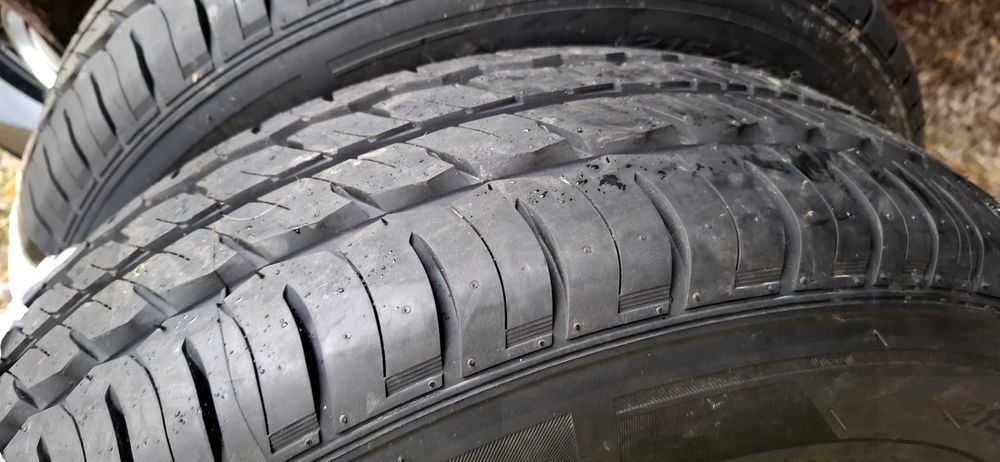 Vand 2 anvelope noi  215/70/15C/109S de vara Laufenn,dot 2025