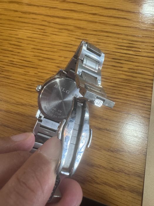 Продам женские часы