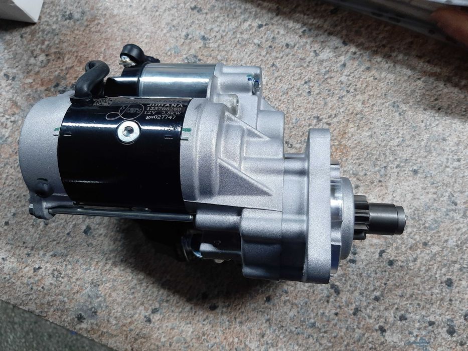 Стартер ДТ-20-2,8 киловата-ляво въртене.Бендикси за тях.