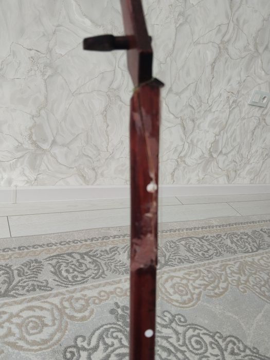 Продам домбыра с дефектом