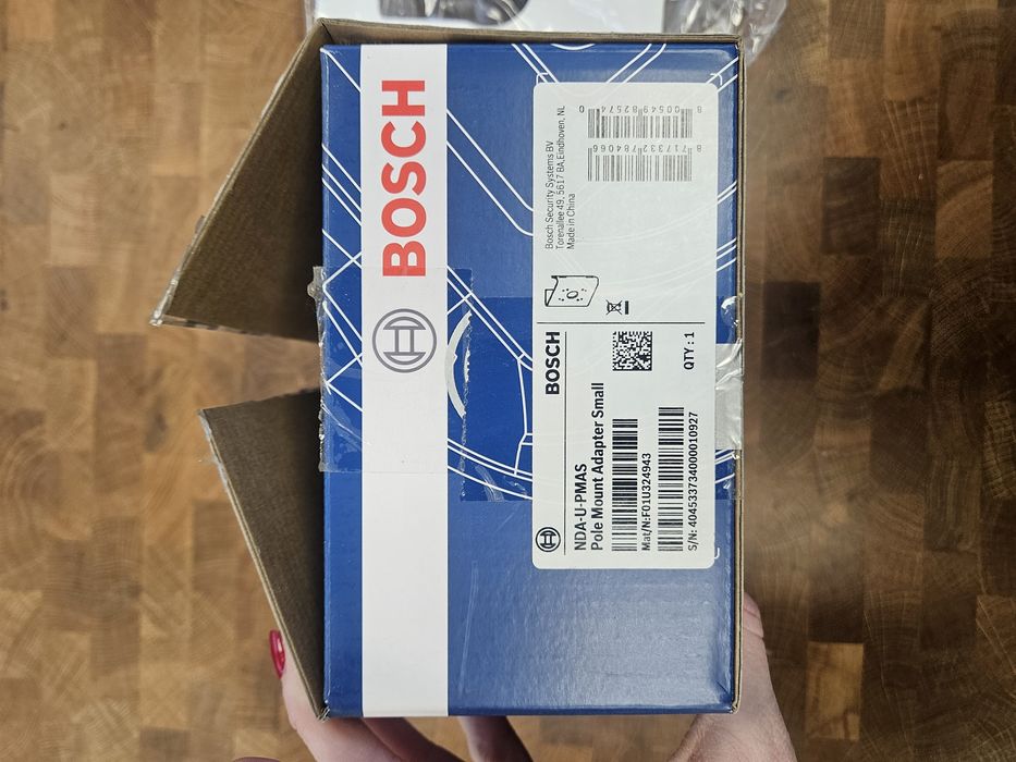 Suport universal Bosch NDA-U-PMAS, alb, pentru camera supraveghere