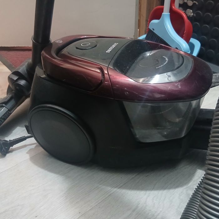 Продам пылесос рабочий но...