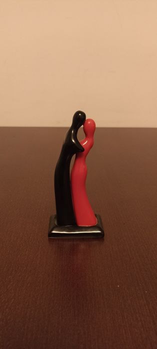 Статуэтка влюбленные