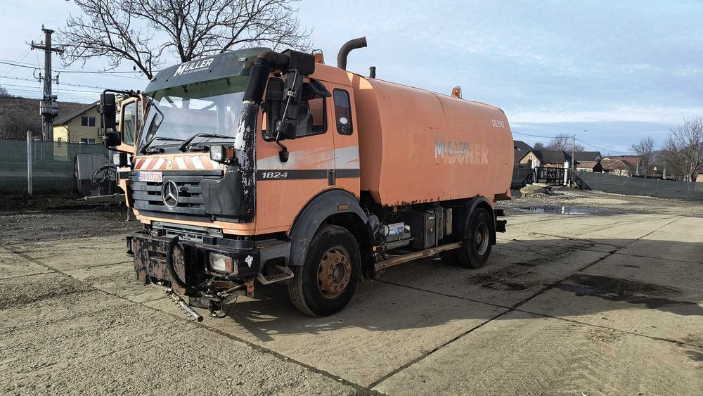 Camion Autospeciala Mercedes-Benz curatare stradala