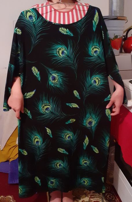 Көйлектер сатылады.