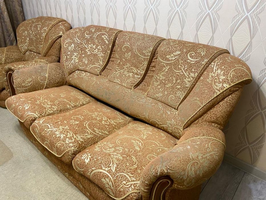 Продам 3 дивана! Срочно! Торг уместен!