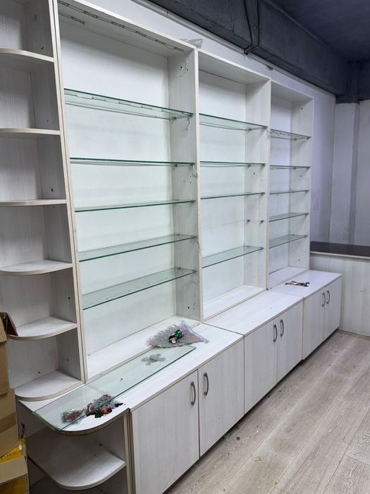 Шкаф витрина,для бутика,магазина