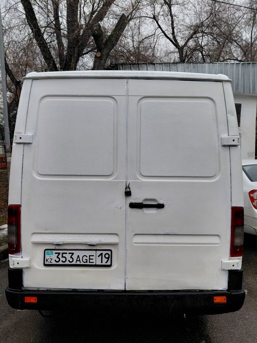 Мерседес бенц спринтер 1996г.в объем 2.3м