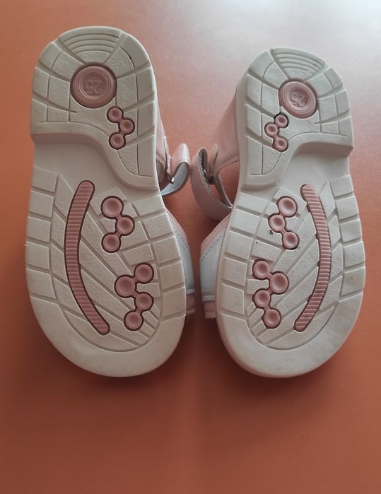 Sandale cu taloneta din piele marime 25