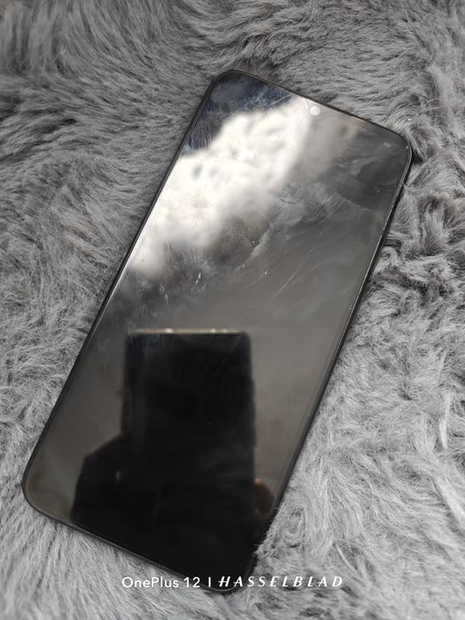 Телефон Redmi note 8