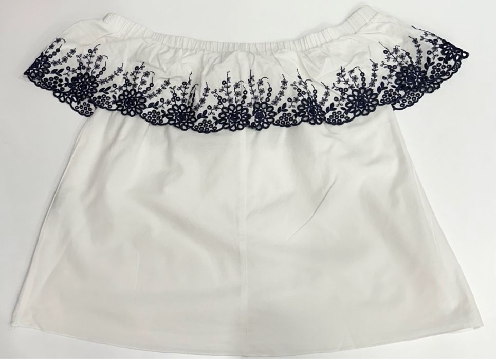 Дамски топ с паднали рамена