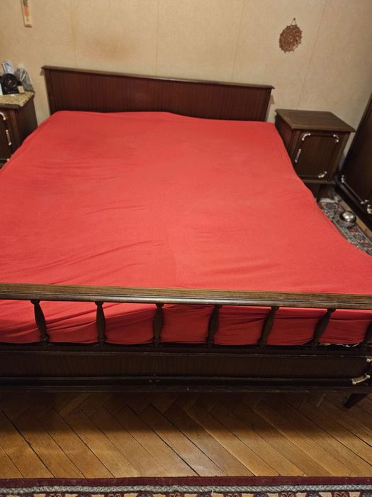 Спалня с пружини и с две шкафчета