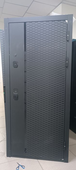 Двери входные,Установка в подарок!!!