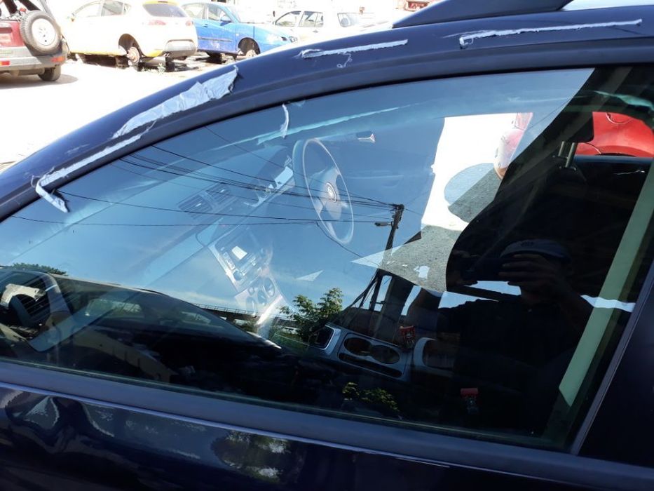 Geam Usa / Portiera Stanga Fata VW Passat B6 2005 - 2010