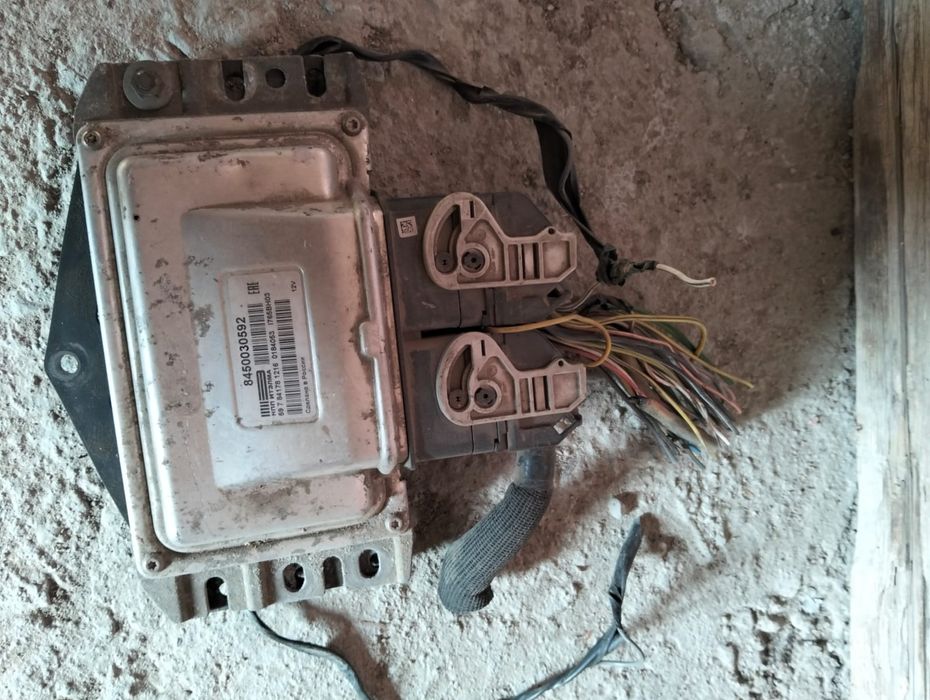 Продам эбу  компьютер для Лада веста