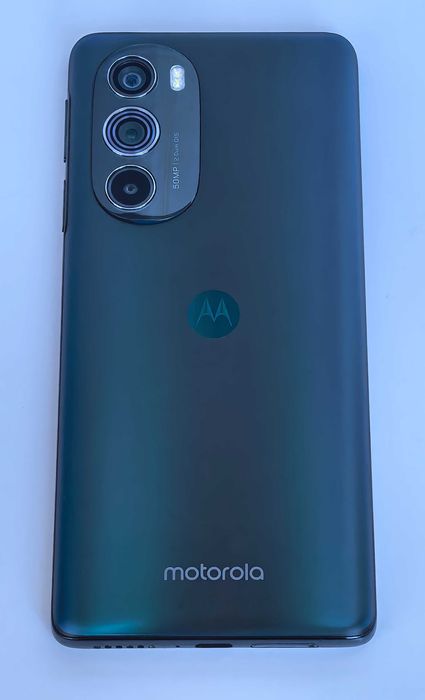 Телефон Motorola Edge 30 Pro 256GB - две SIM карти - отличен