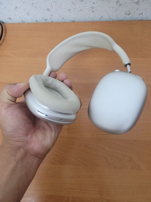 Продам AirPods Max