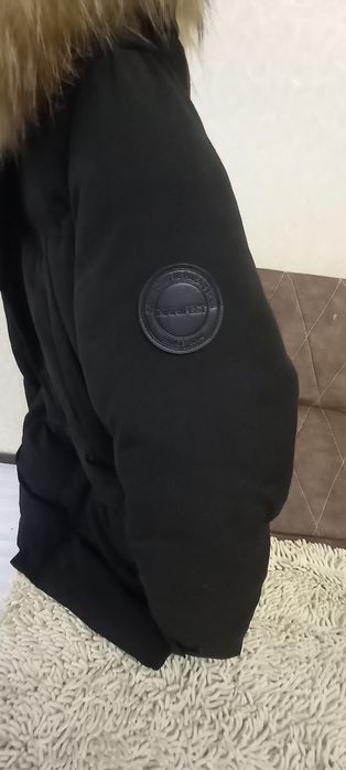 Продаётся зимняя куртка.