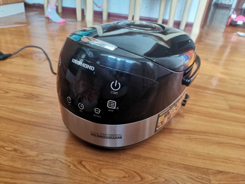 Мультиварка Redmond
