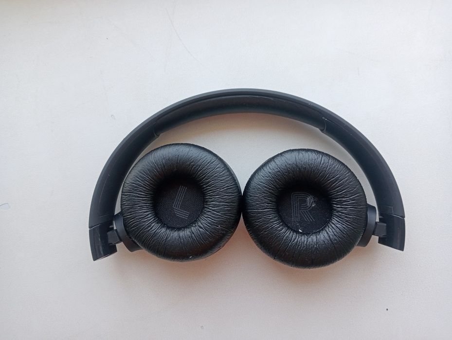 Продам Наушник JBL