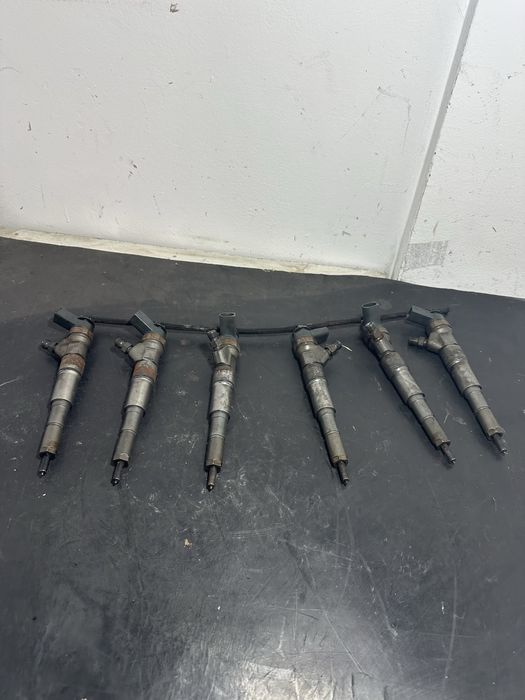 Injector injectoare BMW Seria 5 E60 E61 525d 177cp 2.5 diesel 7794652