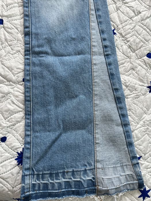 Vand blugi noi cu eticheta boohooman