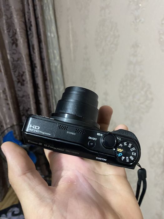 Sony Cyber-shot DSC-HX200