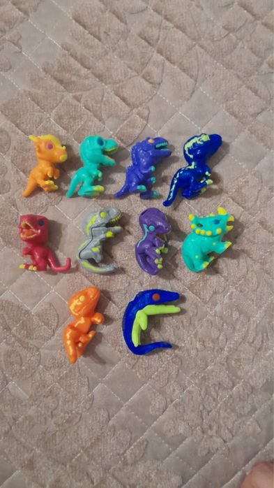 Дино Киндер джой