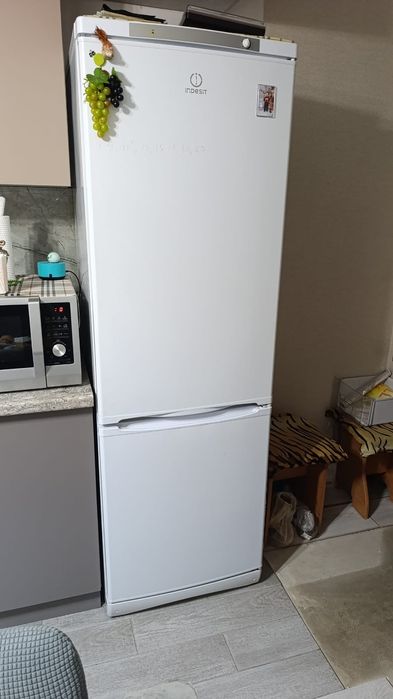 Продам холодильник