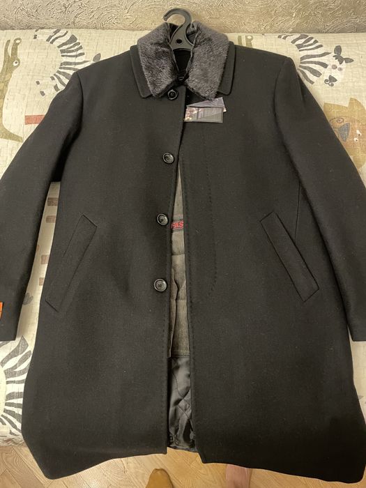 Мужское пальто новое, размер 48-50