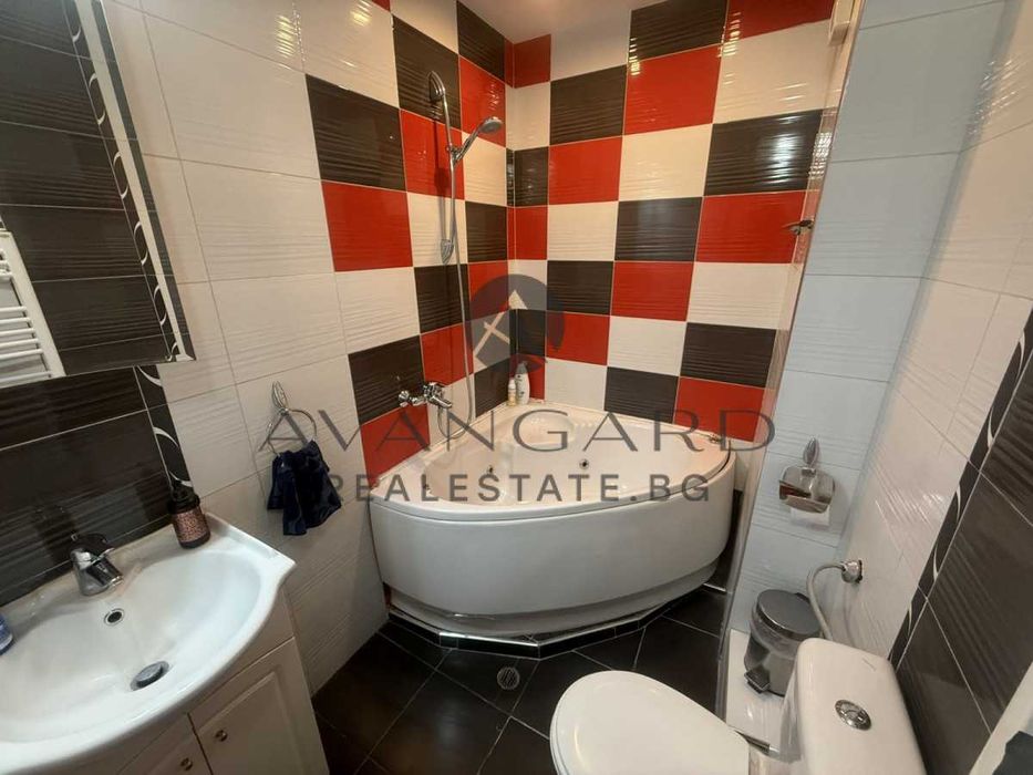 Продава се Двустаен апартамент в Пловдив, Център - 66 кв.м за 2197 €/кв.м - Снимка #6