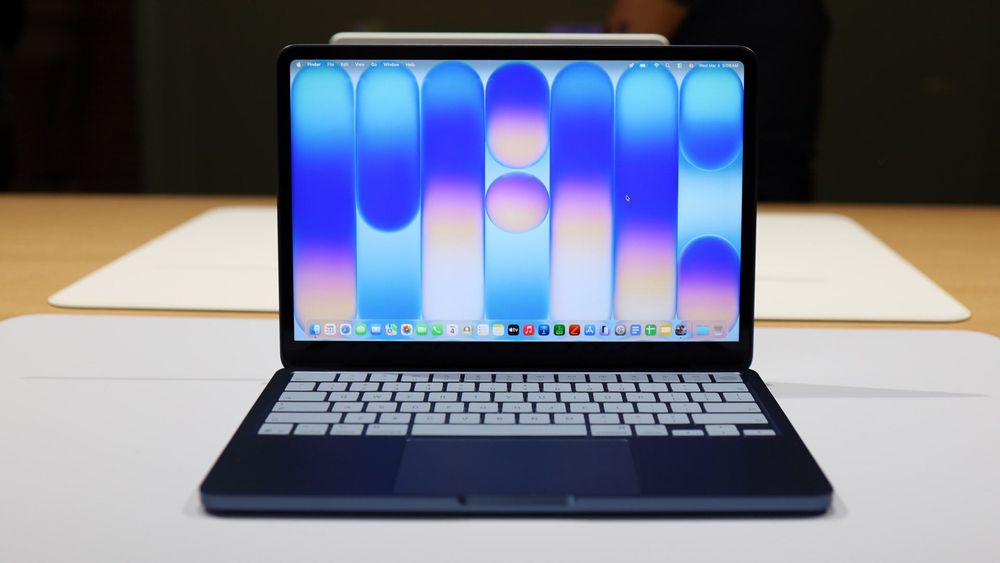 Macbook Neo (Като НОВ, с гаранция, 512 GB SSD, + зарядно и чанта)