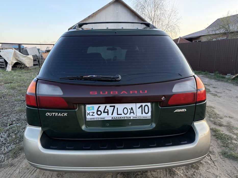 Subaru Outback 2000 года