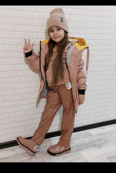 Продам платья штаны костюмы куртки