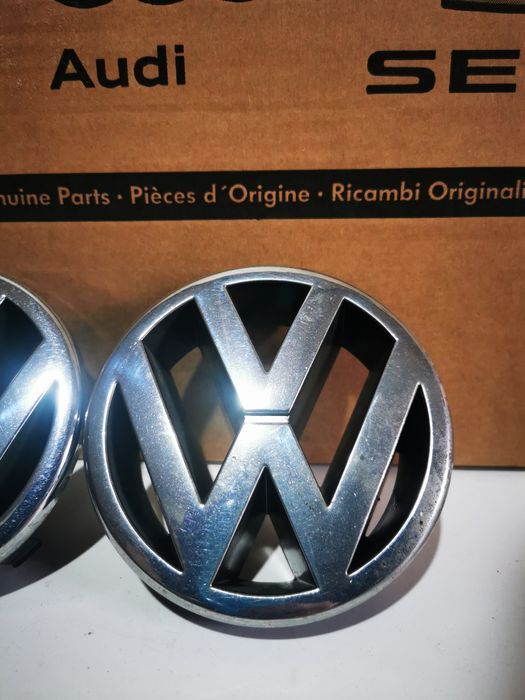 emblema grila fata originala volkswagen passat b5 / passat b5.5