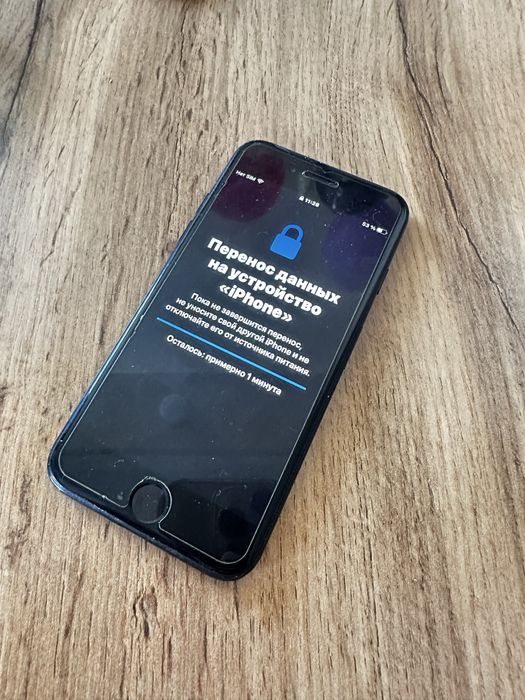 Продам айфон 7 32г