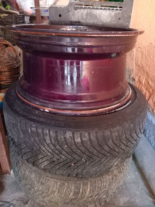 Vând roata+jeanta schimb