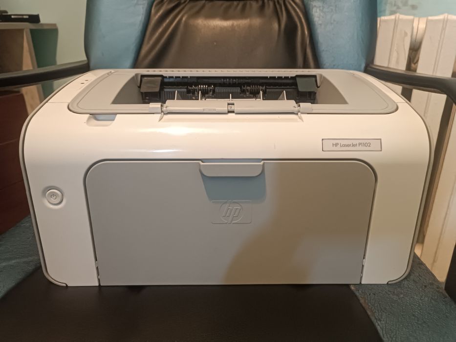 Принтер НР 1102 продам