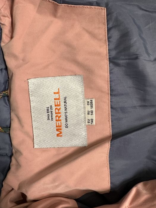 Продам детскую куртку