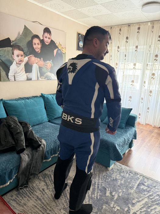 Costum moto BKS din doua piese , piele ,marime 48