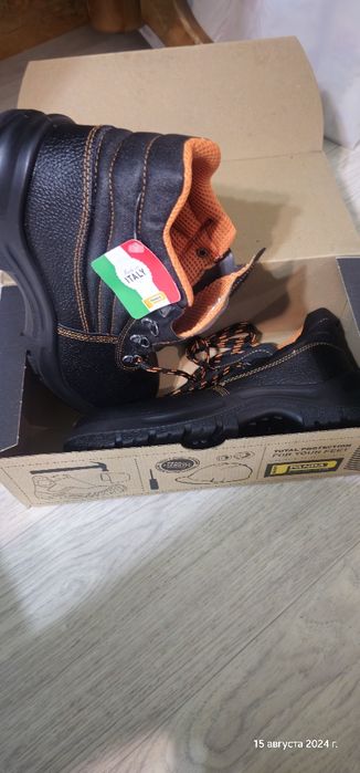 Продам рабочие ботинки