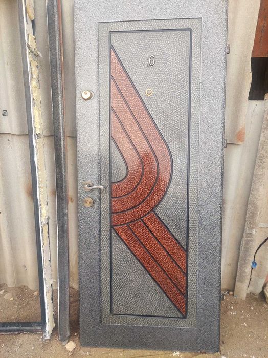 Vand usa metalica impecabila