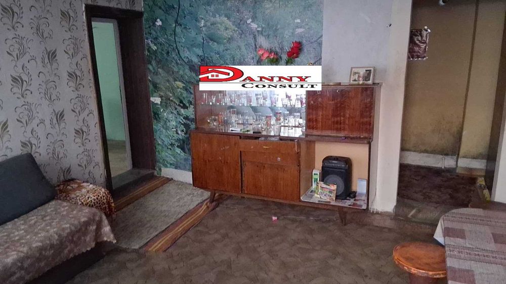 Едноетажна къща с двор в гр. Горна Оряховица, кв. ”Гарата”