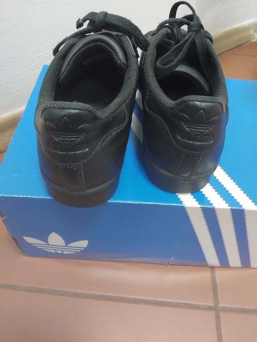 Продавам черни Сникърси /кецове/ Адидас /Adidas/