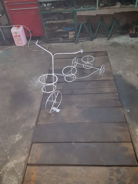 Confectii metalice